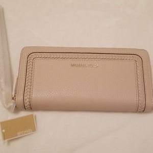 Brand New Michael Kors Continental Wallet/Wristlet
